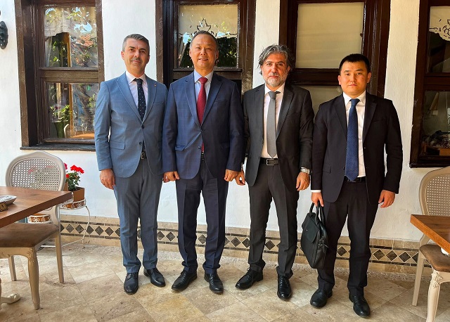 TÜRKİYE İLE KIRGIZİSTAN ARASINDA EKONOMİK İŞ BİRLİĞİ MASAYA YATIRILDI